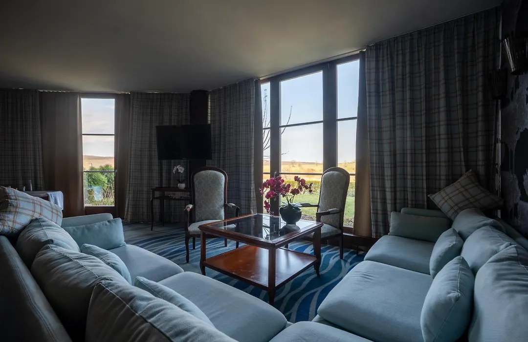 Hotel Cascade Resort & Spa-1